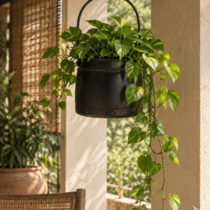 Metal hanging planter